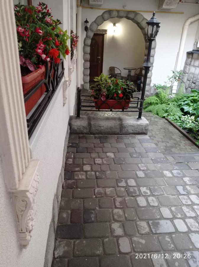Rynok 25 Modern Lviv Center Apartment Bagian luar foto