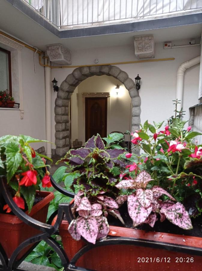Rynok 25 Modern Lviv Center Apartment Bagian luar foto